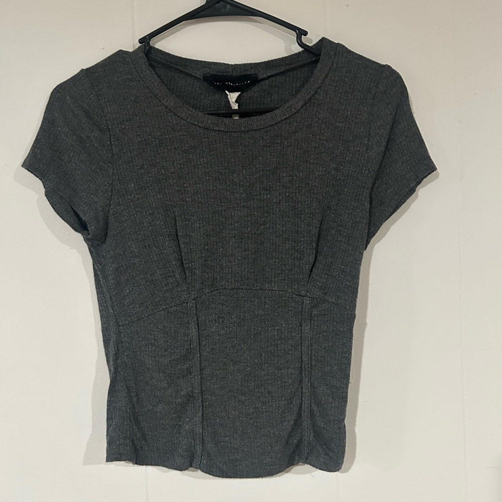 Small Know.One.Cares Top